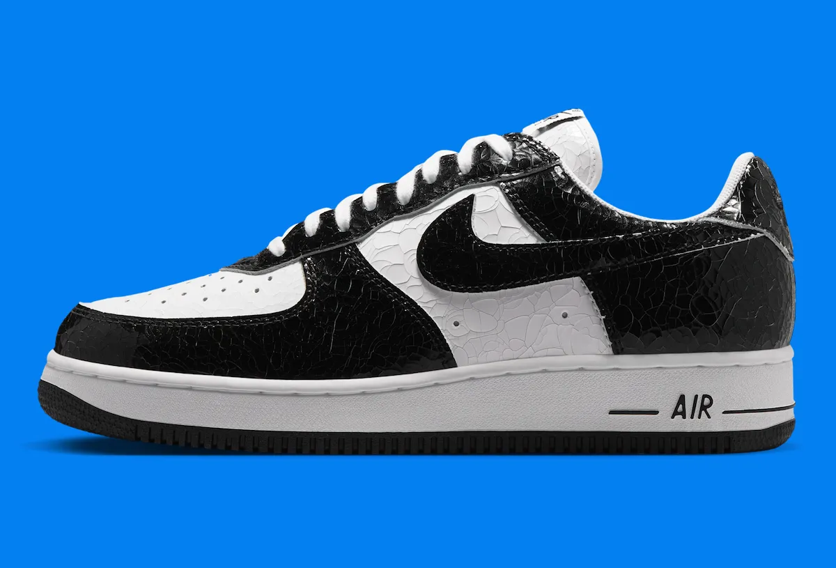 Nike Air Force 1 01 Cracked Leather black and white pair side profile