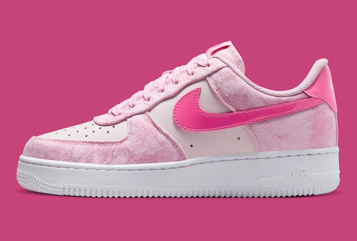 Nike Air Force 1 Low Pink Foam heel collar