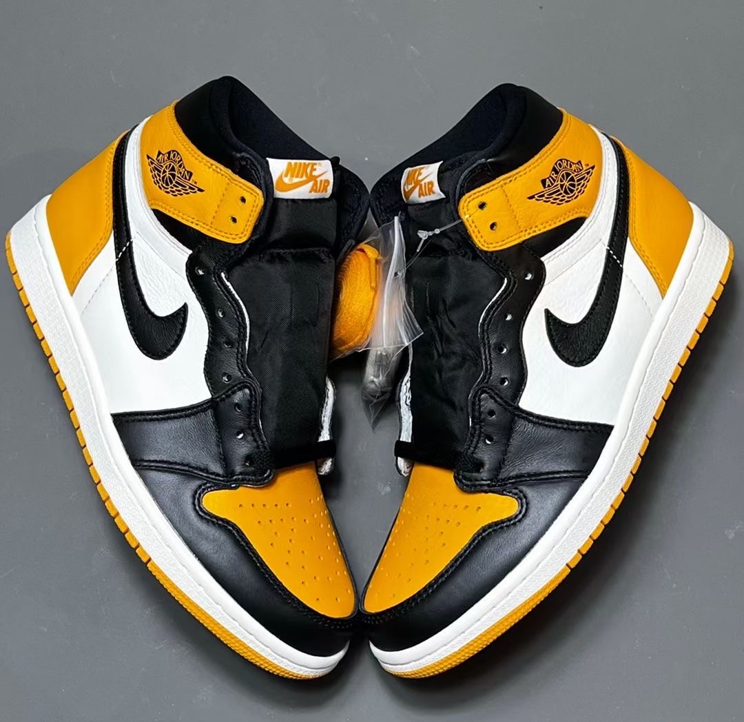 Air Jordan 1 Yellow Toe top down pair