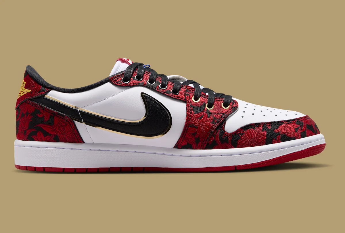 Air Jordan 1 Low OG Last Dance At The Garden gold Swoosh outline