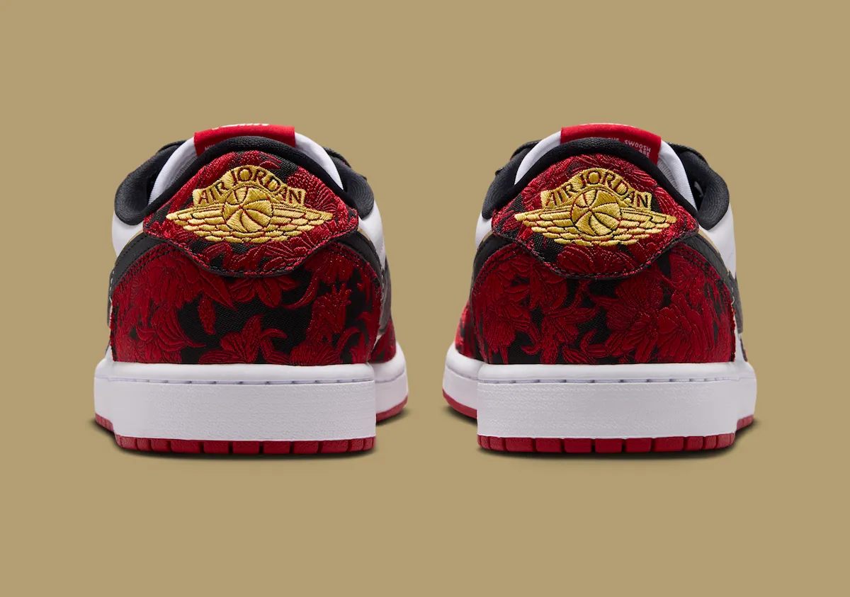 Air Jordan 1 Low OG Last Dance At The Garden IR0088-001 pair shot