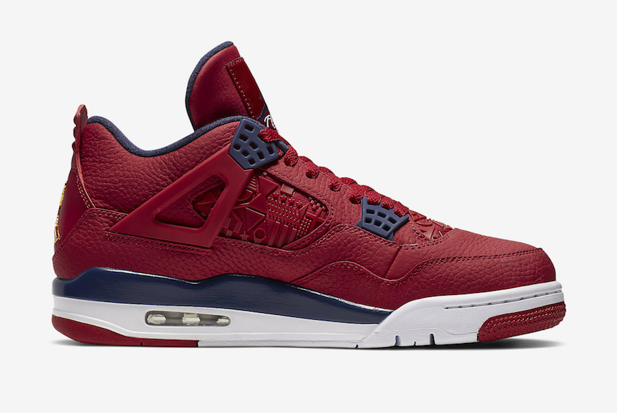 Air Jordan 4 FIBA top down pair view