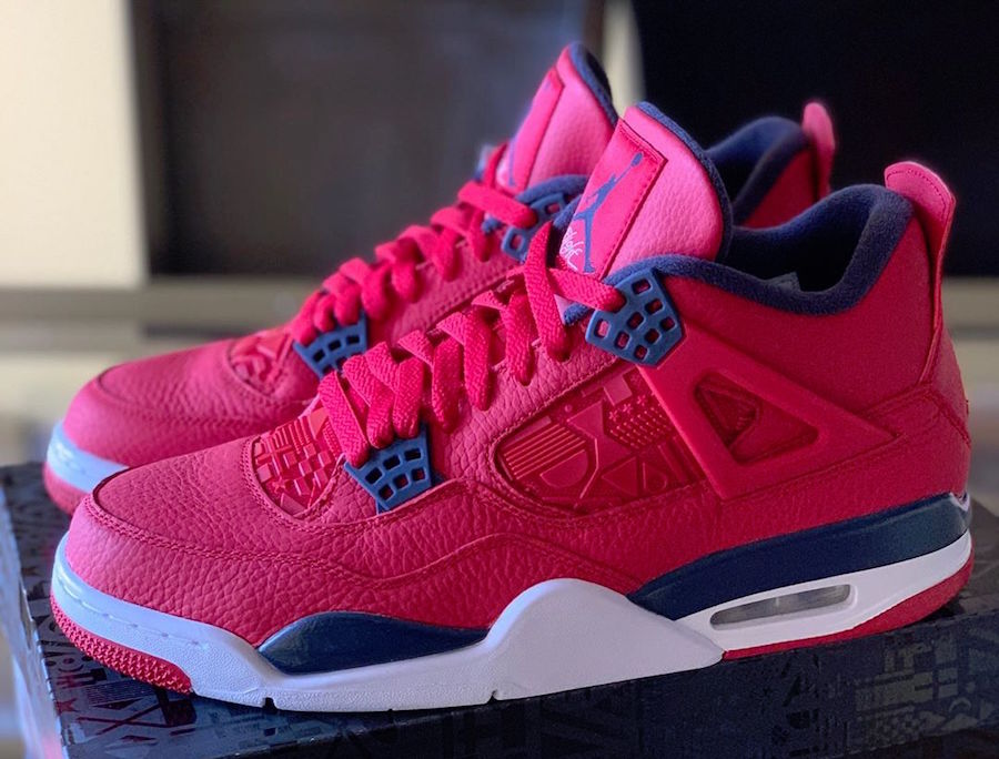 Air Jordan 4 FIBA side view pair
