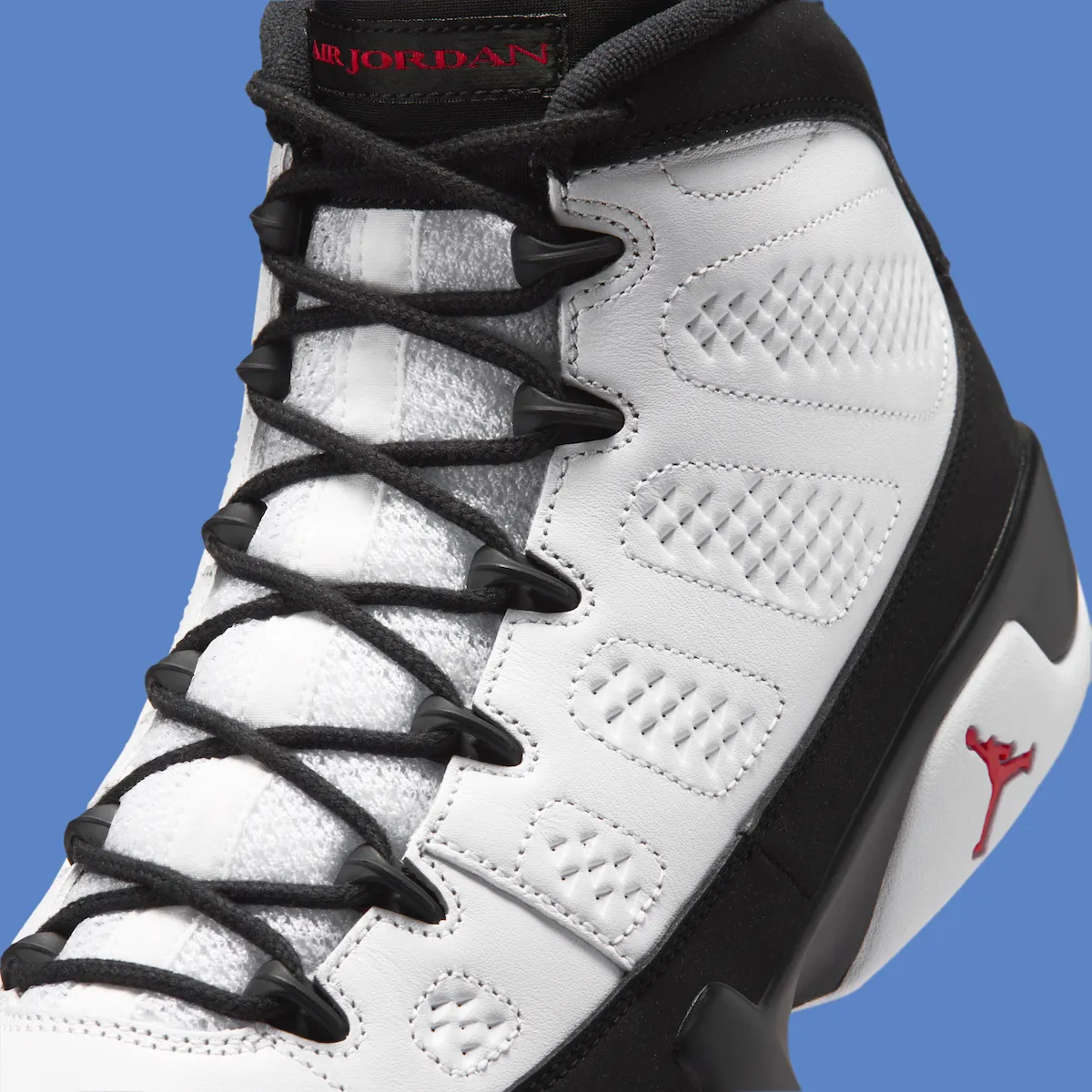 Air Jordan 9 Space Jam full shoe display on special themed box