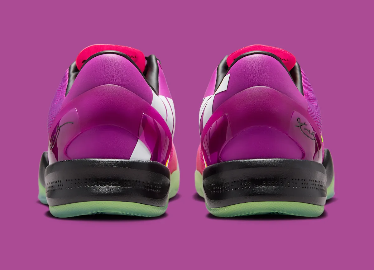Kobe 8 Protro Mambacurial outsole with green grass detail