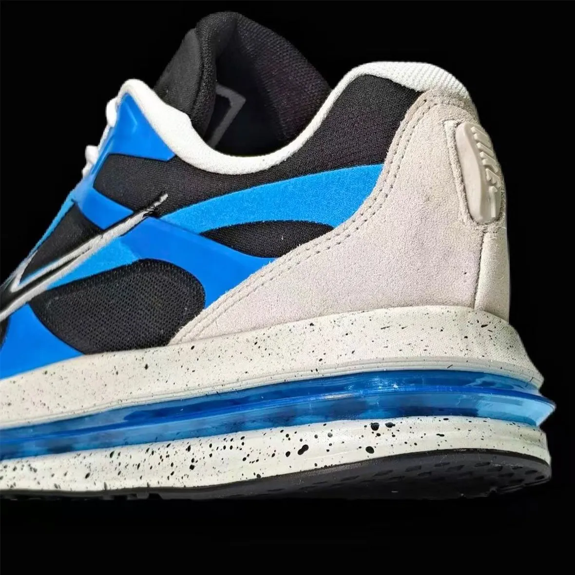Nike Air Max Metro detail showing speckled midsole and blue Air unit