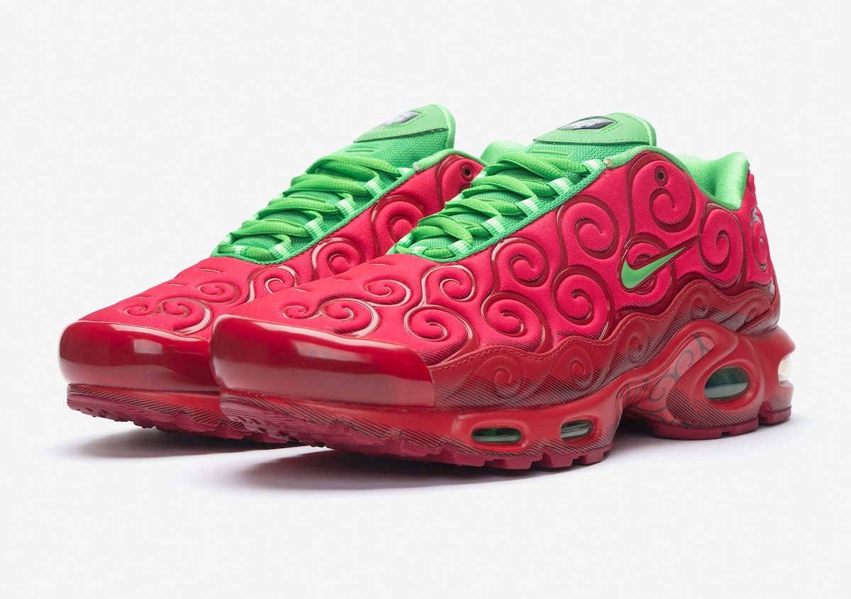 One Piece x Nike Air Max Plus Ope Ope IW1282-600 very berry green quartz full shoe