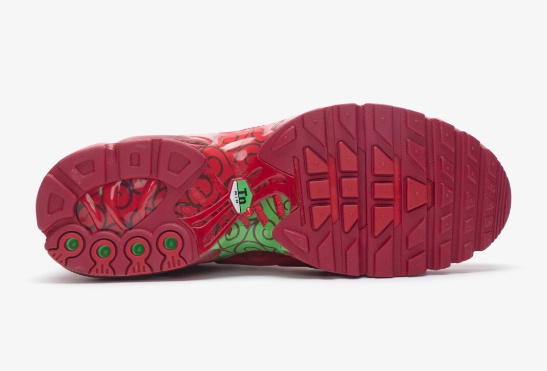 One Piece x Nike Air Max Plus Ope Ope close up detail of upper materials and tuning