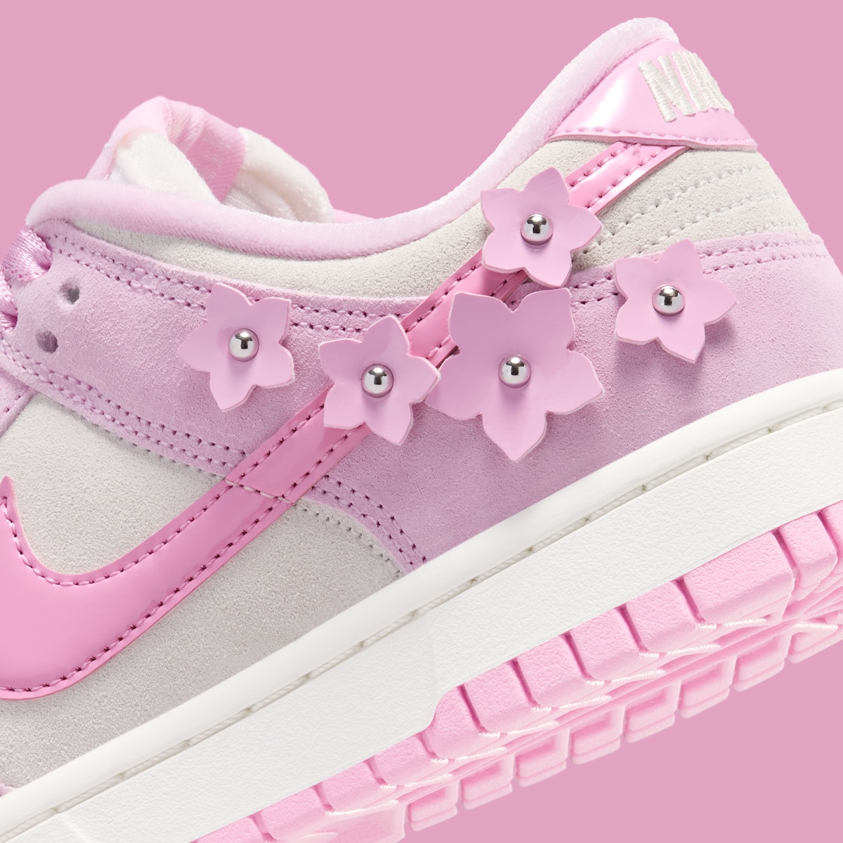 Nike Dunk Low Pink Flowers Sail midsole and pink outsole